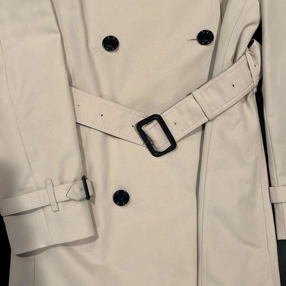 SOLD!! Authentic Burberry harbourne trench coat size 4 - Picture 5 of 14
